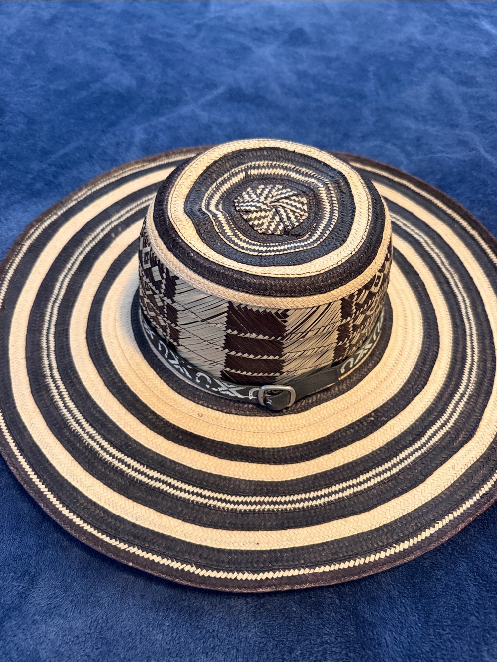 Colombian Wide-Brim Straw Hat - Black & Natural